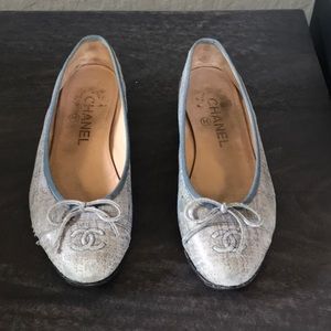 Chanel shoes. Authentic with dust cover